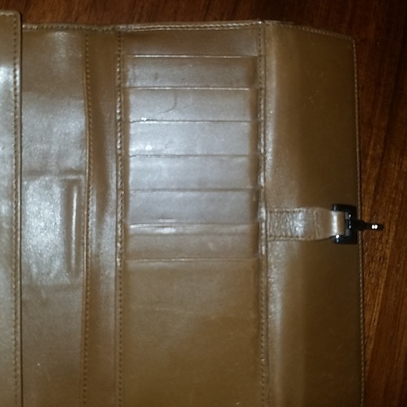Classic Gucci full sized wallet - Picture 5 of 8